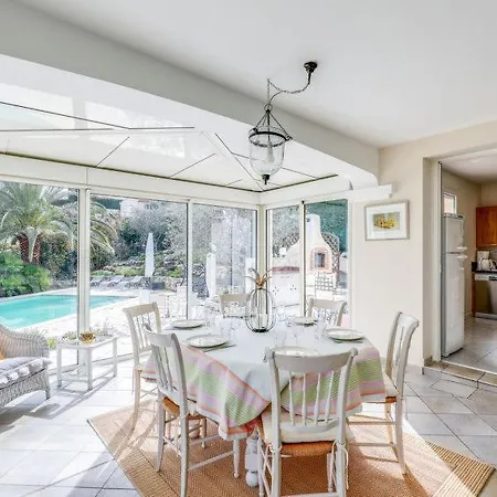 Saint-aygulf Sleeps 6 Pool Air Con Wifi