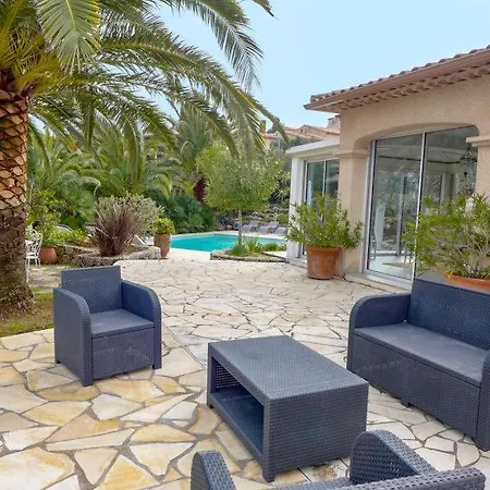 Holiday home Saint-aygulf Sleeps 6 Pool Air Con Wifi