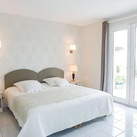 Hébergement de vacances Saint-aygulf Sleeps 6 Pool Air Con Wifi