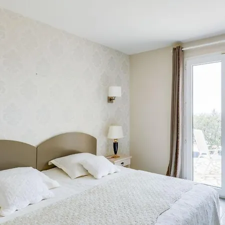 Saint-aygulf Sleeps 6 Pool Air Con Wifi Holiday home