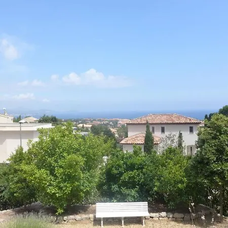 Hébergement de vacances Saint-aygulf Sleeps 6 Pool Air Con Wifi *