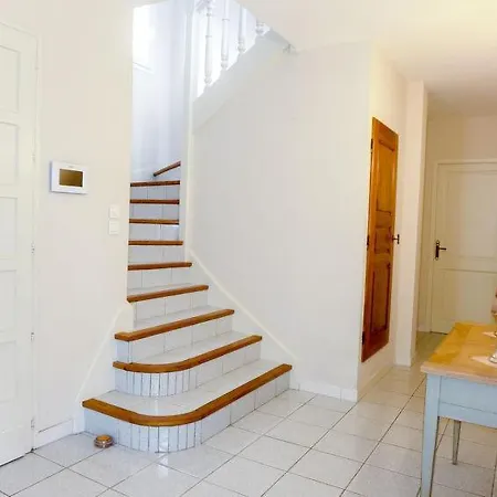 Holiday home Saint-aygulf Sleeps 6 Pool Air Con Wifi